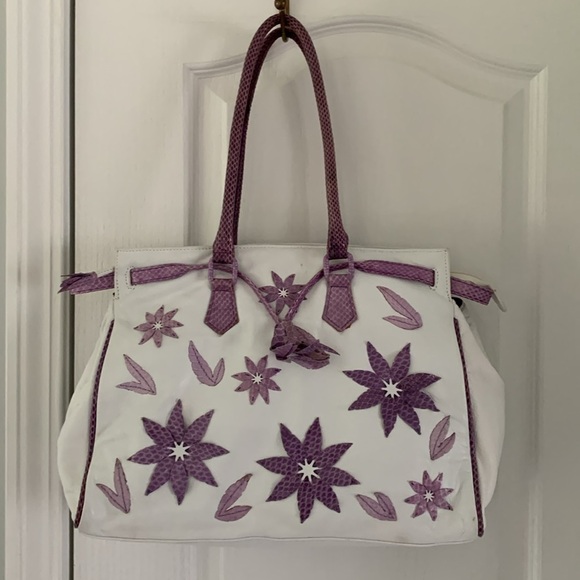 Tosca Blu Shoulder Bag white purple‎ with flowers appliqué snake texture details - Picture 11 of 16